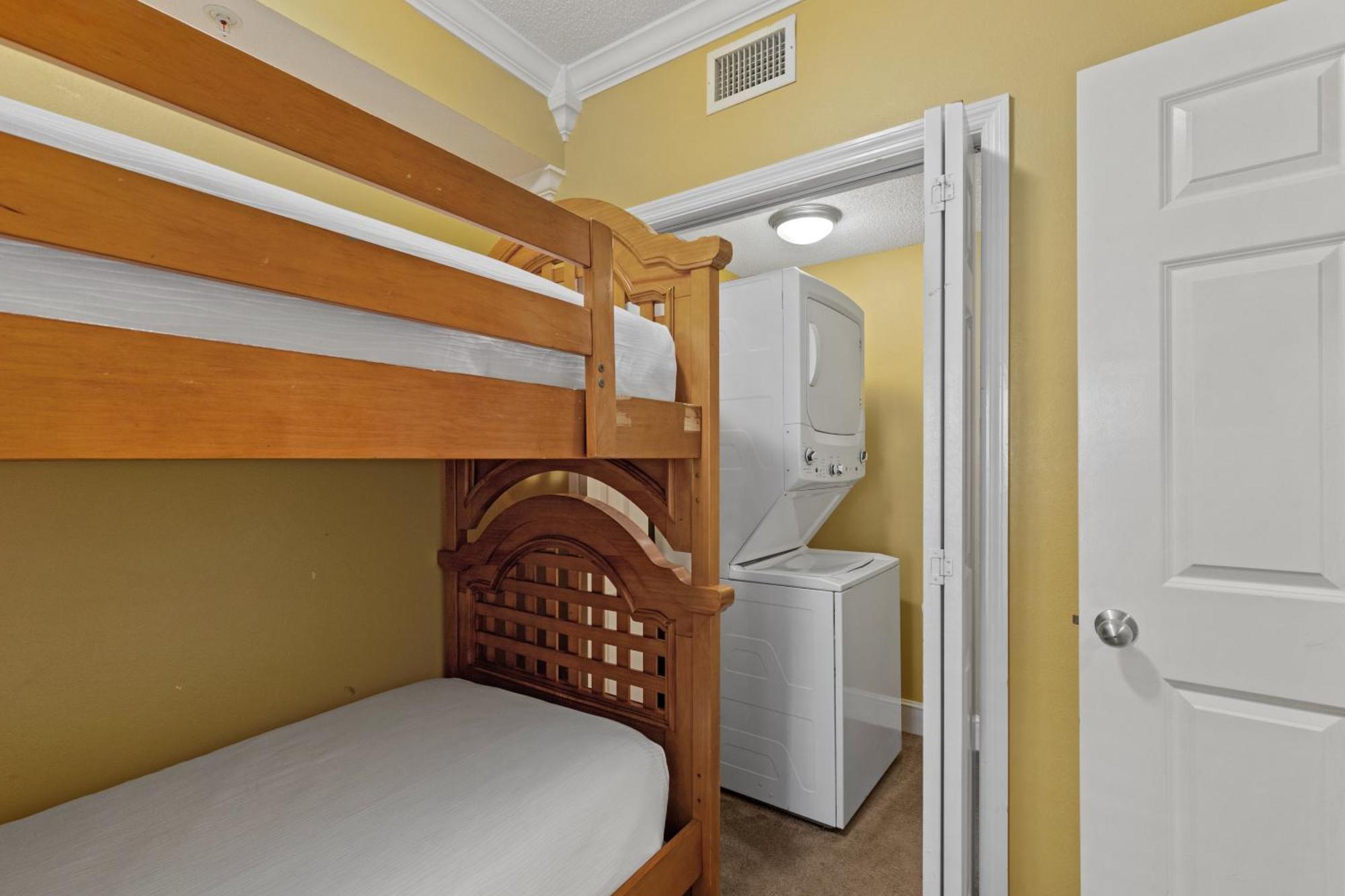 Official Majestic Beach Resort - Over 60 Units - All Ocean Front, Panama City Beach, Fl Rum bild