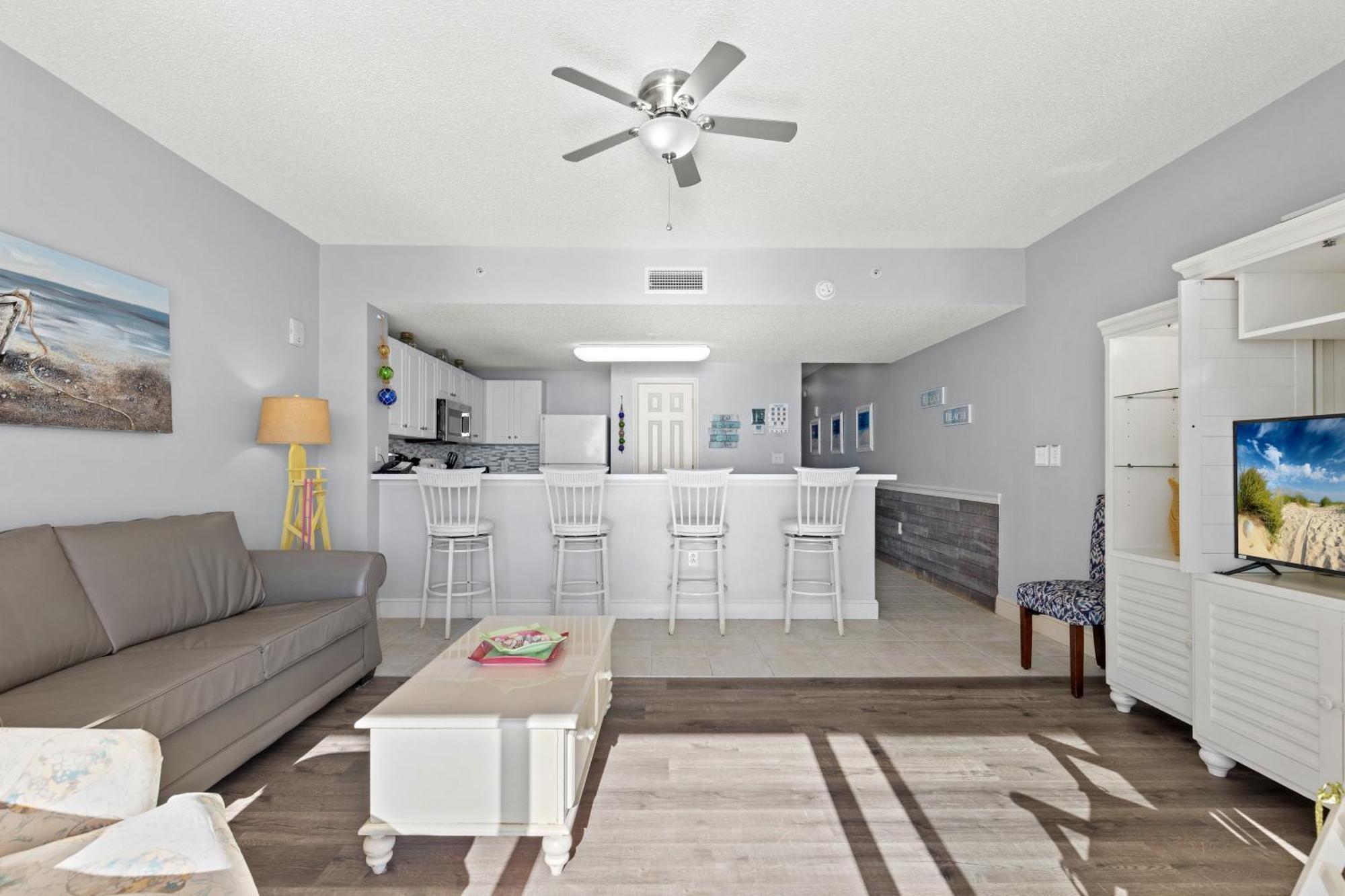 Official Majestic Beach Resort - Over 60 Units - All Ocean Front, Panama City Beach, Fl Exteriör bild